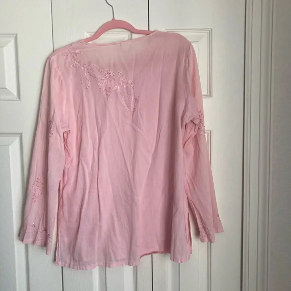 Pink peasant style with sequins and floral designs - Picture 4 of 6